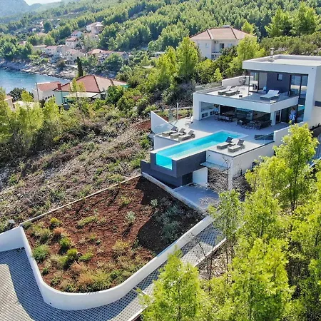 In With Outdoor Swimming Pool 4* Blato (Korcula)